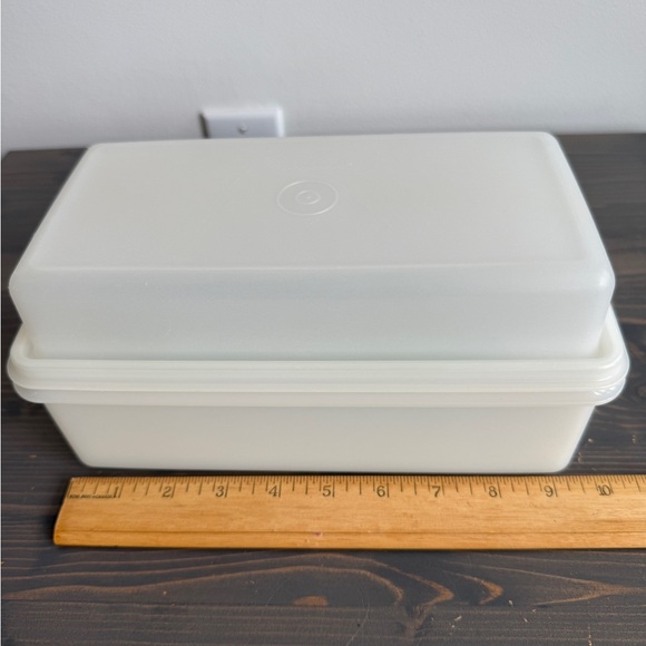 Vintage Tupperware loaf container - Picture 6 of 11
